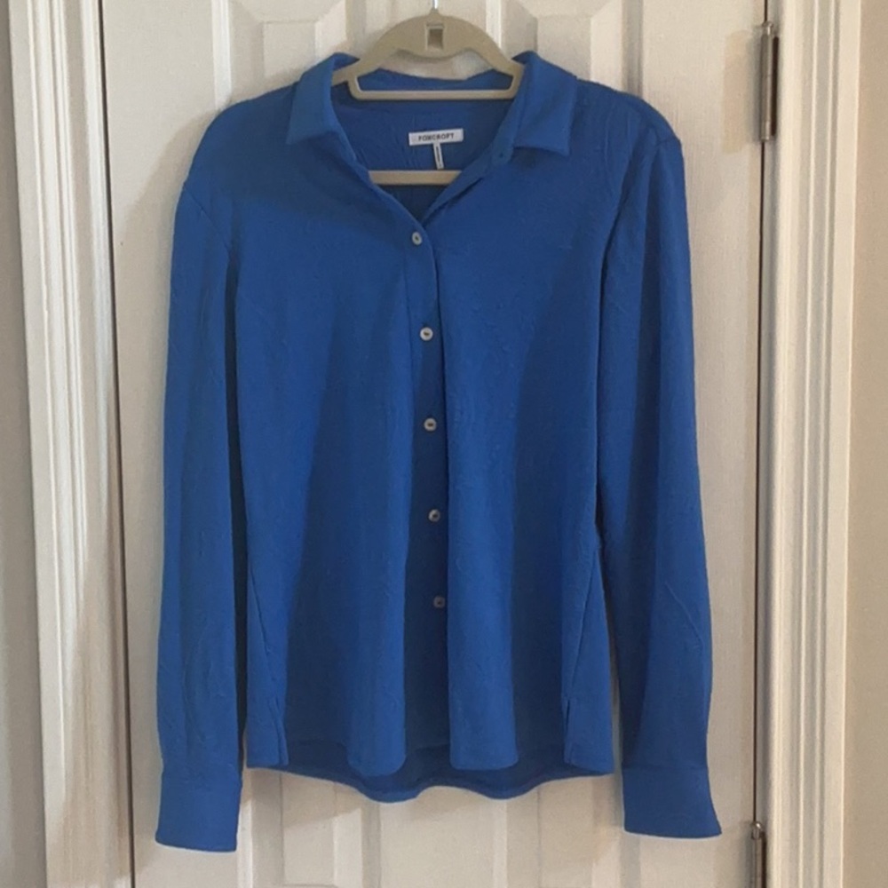 NWOT Foxcroft Vibrant Blue-on-Blue Paisley Imprint Shirt